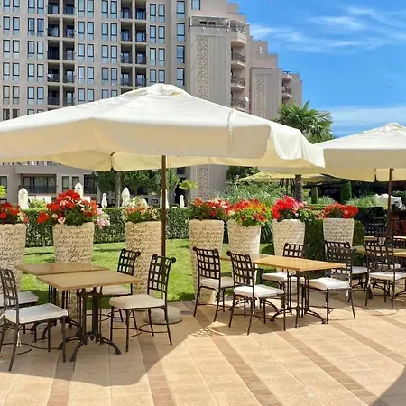 Apartment Bratanov Top