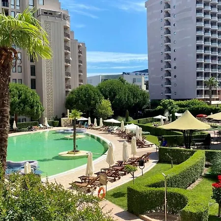 Bratanov Top Apartment